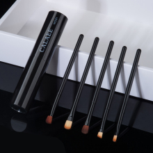 An eye shadow brush suit with a three set of net red sleeve brushes, soft eye and super soft lip brush.