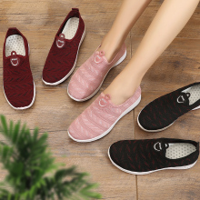 Old Beijing cloth shoes, women's breathable soft soles, mother's mesh, one foot pedaling, middle-aged and old summer Slackers